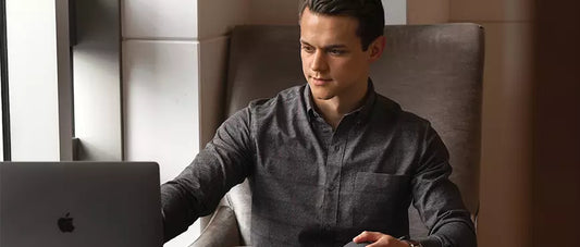 Is it still appropriate to wear a full suit to work?